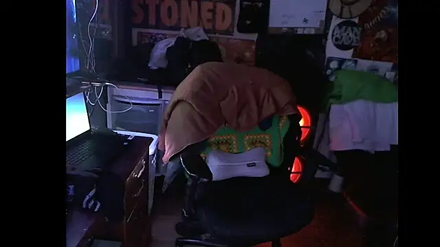 CloudDadddyyy420 online show from January 24, 2025, 8:34 am