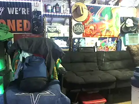 CloudDadddyyy420 online show from March 6, 2025, 9:42 pm