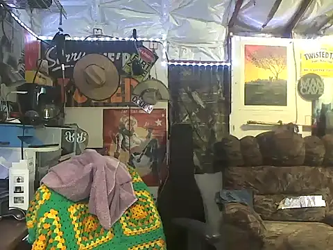 CloudDadddyyy420 online show from September 26, 2025, 1:48 pm