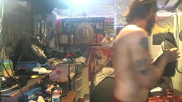 CloudDadddyyy420 online show from December 16, 2025, 11:21 pm