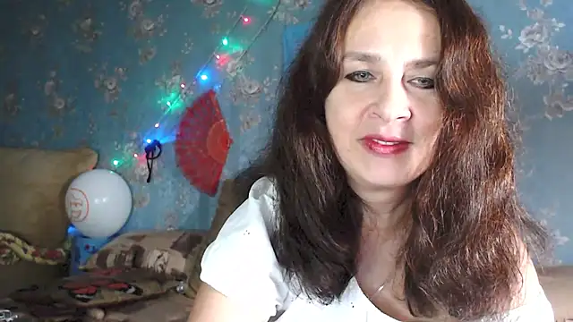 VanezaSmith online show from November 2, 2025, 2:58 am