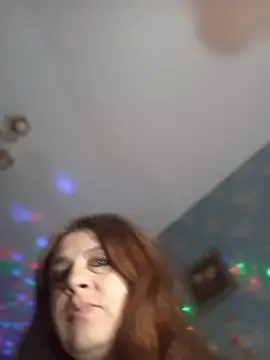 VanezaSmith online show from April 21, 2026, 7:50 pm