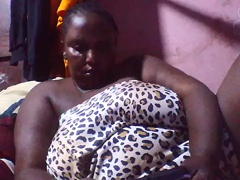 Snapshot of big_clits chatting on April 9, 2026, 7:19 pm big clits online show from April 9, 2026, 7:19 pm
