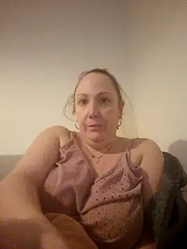 Wisie Cutie online show from February 15, 2025, 8:43 pm