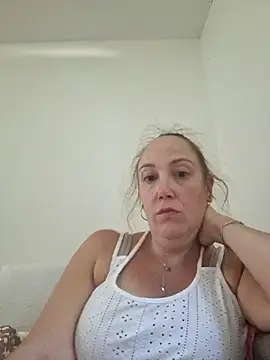 Wisie Cutie online show from September 17, 2025, 3:14 pm