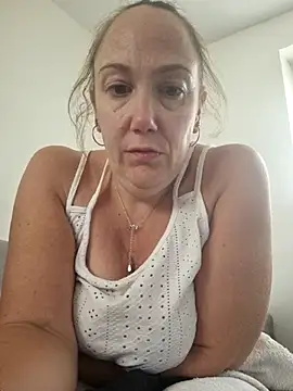 Wisie Cutie online show from October 19, 2025, 12:06 pm