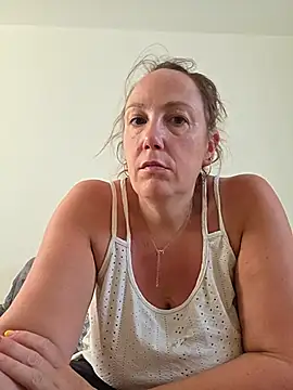 Snapshot of Wisie_Cutie chatting on June 24, 2026, 4:28 pm Wisie Cutie online show from June 24, 2026, 4:28 pm