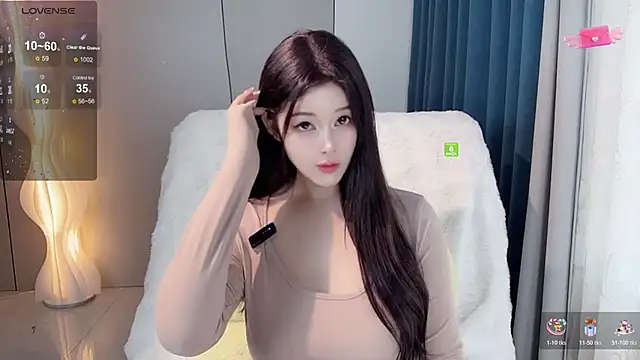 Mandy-- online show from November 7, 2025, 2:11 am