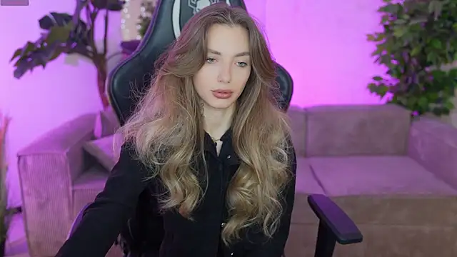 Snapshot of Kisasolo chatting on March 16, 2025, 7:38 pm Kisasolo online show from March 16, 2025, 7:38 pm