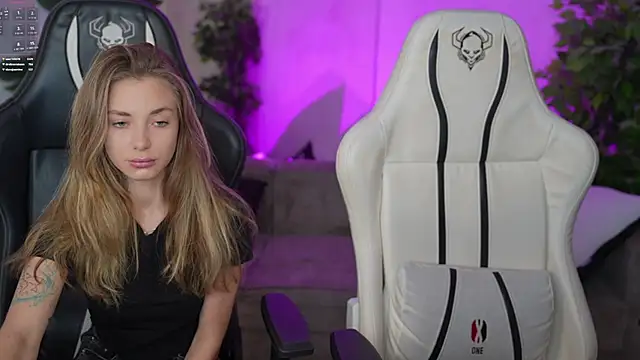 Snapshot of Kisasolo chatting on September 13, 2025, 2:50 pm Kisasolo online show from September 13, 2025, 2:50 pm