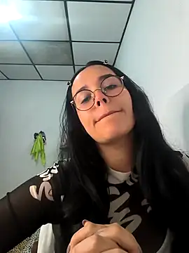 Snapshot of Annya-sweet chatting on October 16, 2025, 2:07 pm Annya-sweet online show from October 16, 2025, 2:07 pm