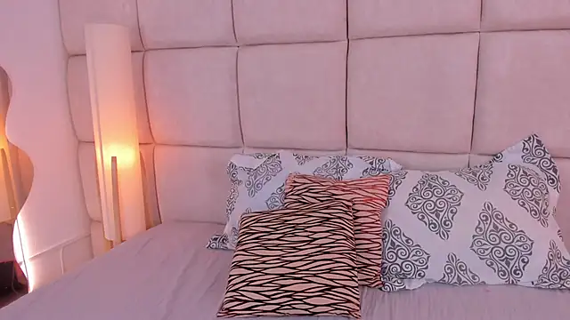 Sooffii 1 online show from February 3, 2026, 2:53 am