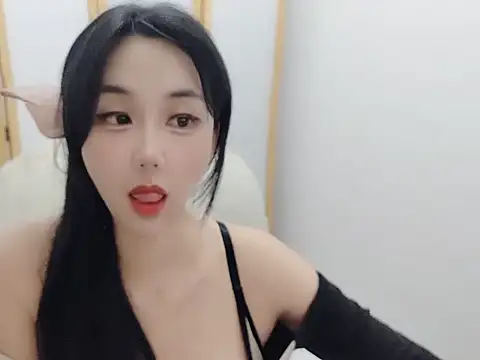 Jeanie Tiya online show from November 2, 2025, 4:09 pm