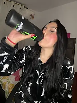 Snapshot of salome_polaniiee chatting on April 21, 2026, 5:36 am salome polaniiee online show from April 21, 2026, 5:36 am