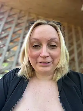 BBW Nora online show from April 24, 2026, 9:45 am