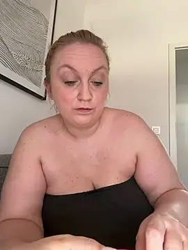 Snapshot of BBW_Nora chatting on July 29, 2026, 7:28 am BBW Nora online show from July 29, 2026, 7:28 am