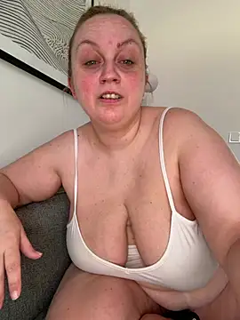 Snapshot of BBW_Nora chatting on August 4, 2026, 7:44 am BBW Nora online show from August 4, 2026, 7:44 am