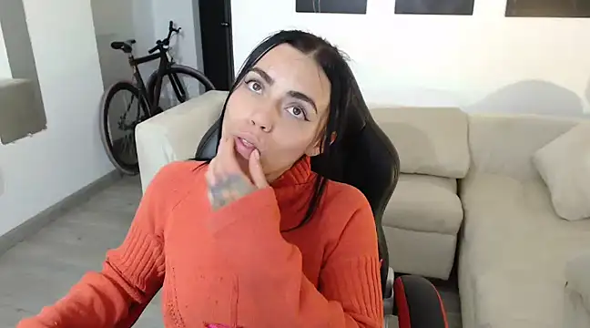 i am nina  online show from December 27, 2024, 1:32 am