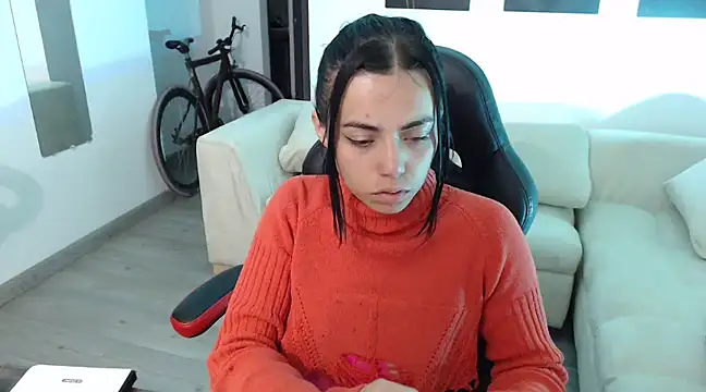 i am nina  online show from December 27, 2024, 5:09 am