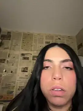 i am nina  online show from May 5, 2026, 11:13 pm