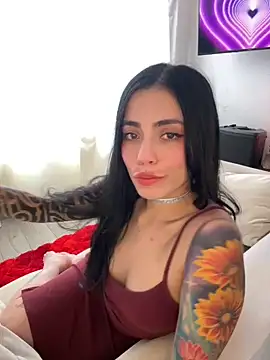 i am nina  online show from May 11, 2026, 8:50 pm