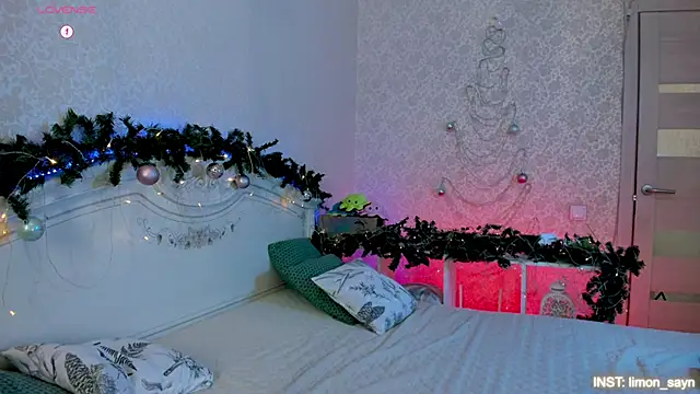 LillyMoure  online show from January 6, 2026, 12:14 am