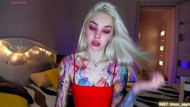 LillyMoure  online show from June 16, 2026, 11:29 pm