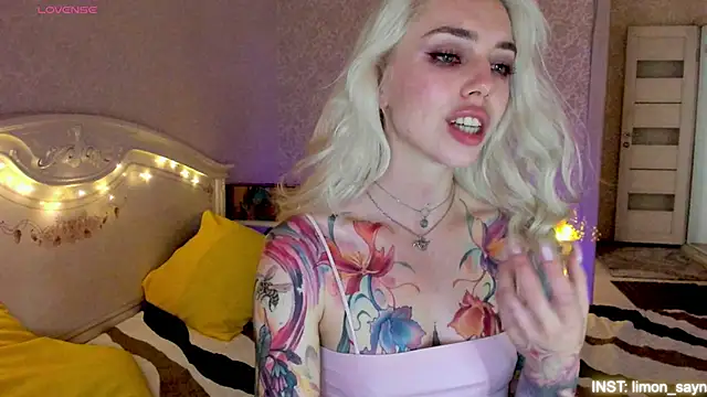 LillyMoure  online show from July 2, 2026, 3:23 am