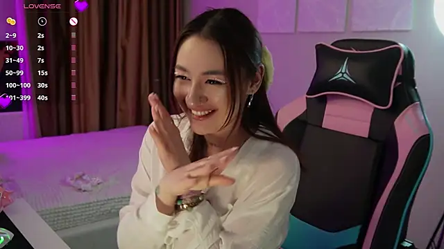 Snapshot of Fiona-Love chatting on April 18, 2026, 7:58 pm Fiona-Love online show from April 18, 2026, 7:58 pm