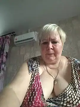 EffectFiona online show from December 18, 2024, 4:53 am