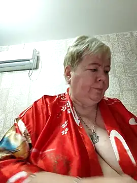 Snapshot of EffectFiona chatting on September 18, 2025, 10:45 pm EffectFiona online show from September 18, 2025, 10:45 pm