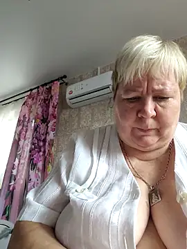 Snapshot of EffectFiona chatting on September 22, 2025, 4:25 am EffectFiona online show from September 22, 2025, 4:25 am