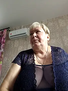 Snapshot of EffectFiona chatting on September 26, 2025, 11:03 am EffectFiona online show from September 26, 2025, 11:03 am