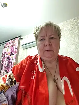 Snapshot of EffectFiona chatting on October 9, 2025, 12:19 am EffectFiona online show from October 9, 2025, 12:19 am
