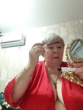 Snapshot of EffectFiona chatting on October 26, 2025, 10:47 pm EffectFiona online show from October 26, 2025, 10:47 pm
