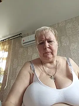EffectFiona online show from May 4, 2026, 3:57 am