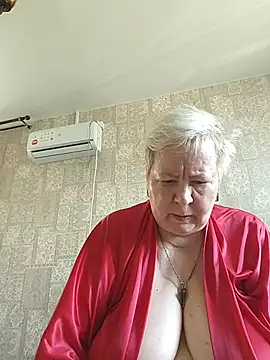 EffectFiona online show from June 27, 2026, 1:21 am