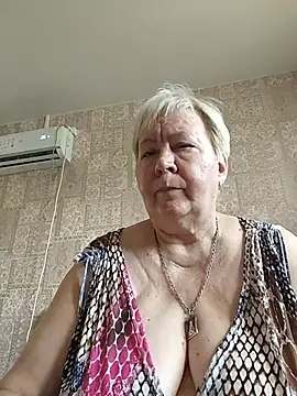 EffectFiona online show from July 8, 2026, 12:53 pm