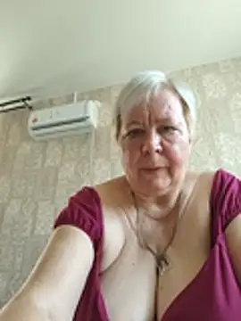 EffectFiona online show from July 23, 2026, 4:32 am