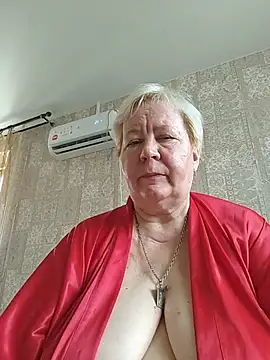 EffectFiona online show from July 31, 2026, 4:01 am