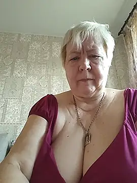 EffectFiona online show from August 1, 2026, 12:43 am