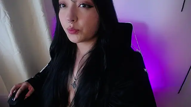 Miss Loise online show from October 28, 2025, 4:05 am