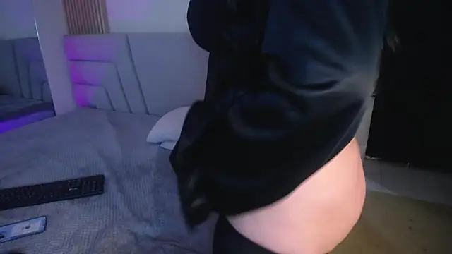 Miss Loise online show from November 15, 2025, 10:26 pm