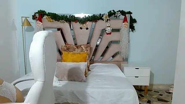 sophia hadid online show from December 18, 2024, 10:35 pm