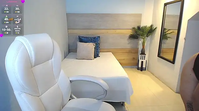 sophia hadid online show from December 31, 2024, 1:19 pm