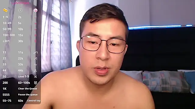 Snapshot of andrewmhilton_ chatting on September 23, 2025, 6:00 pm andrewmhilton  online show from September 23, 2025, 6:00 pm