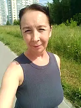 Snapshot of Celine_Faer1 chatting on July 5, 2026, 8:32 am Celine Faer1 online show from July 5, 2026, 8:32 am