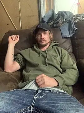 Snapshot of Midwestalpha chatting on May 18, 2026, 7:20 pm Midwestalpha online show from May 18, 2026, 7:20 pm