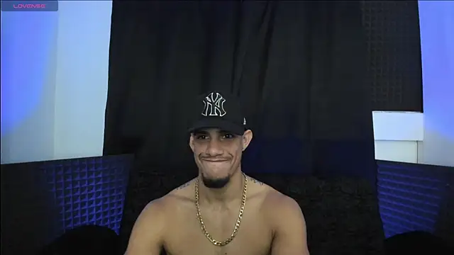 jhonnysnow17 online show from June 11, 2026, 12:32 am