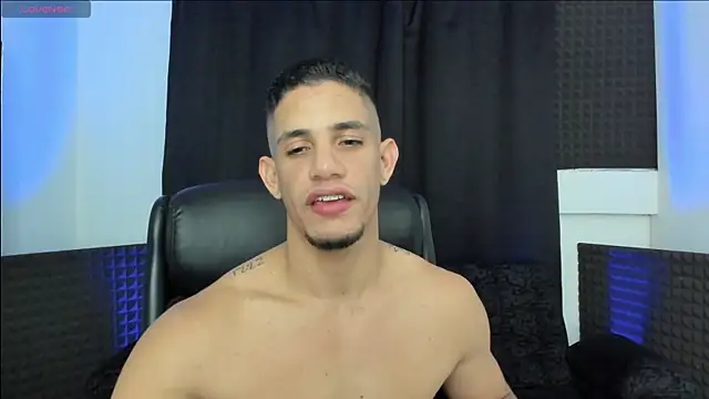 jhonnysnow17 online show from June 13, 2026, 4:21 am